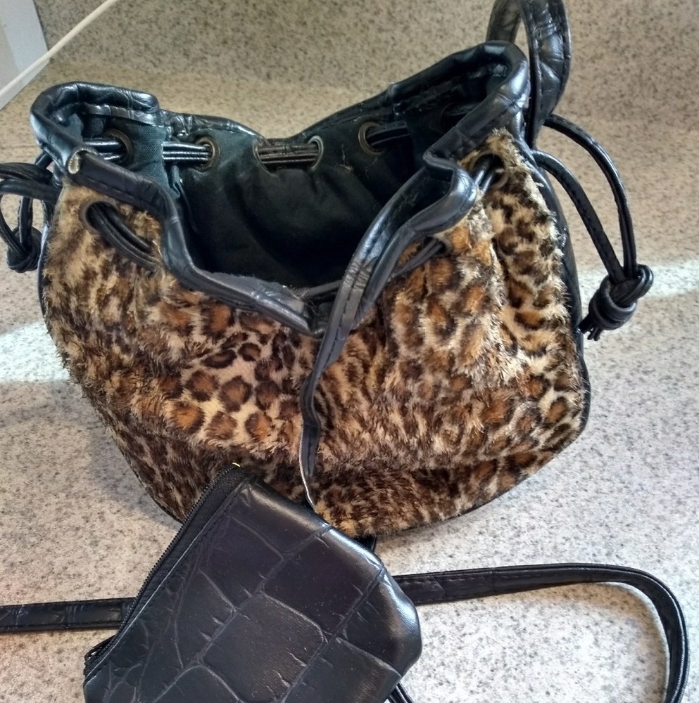 Purse - Picture 2 of 7